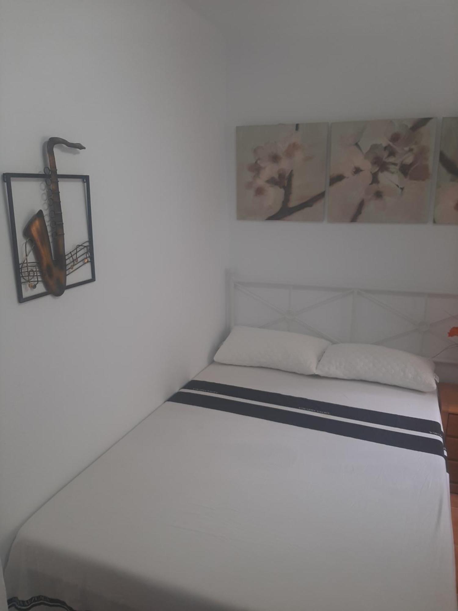 Alquiler Habitacion- Descanso Sabadell - Bano Compartido Exterior foto